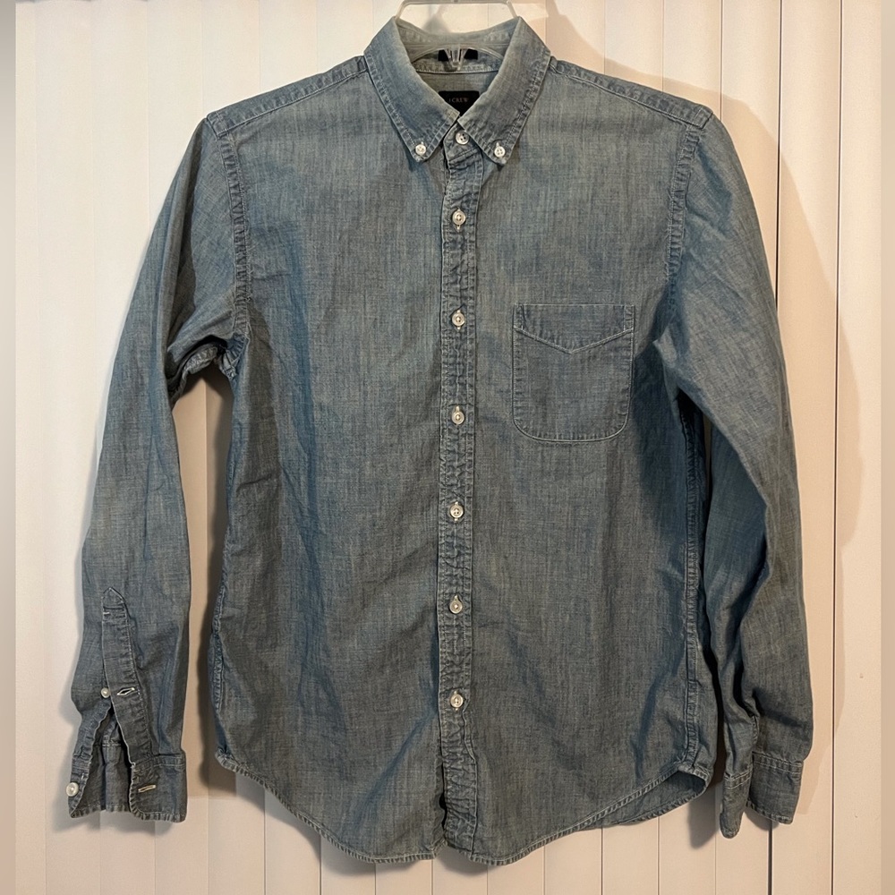 J.Crew Men’s Button Down Chambray, M